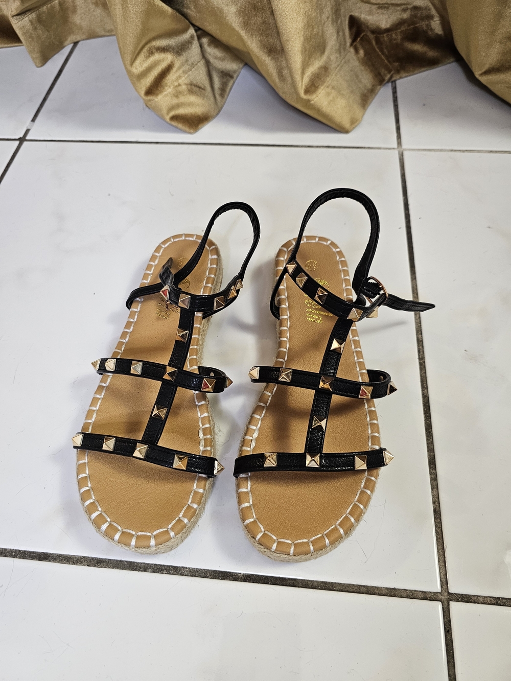 SHEIN Black Pyramid Stud Gladiator Sandals